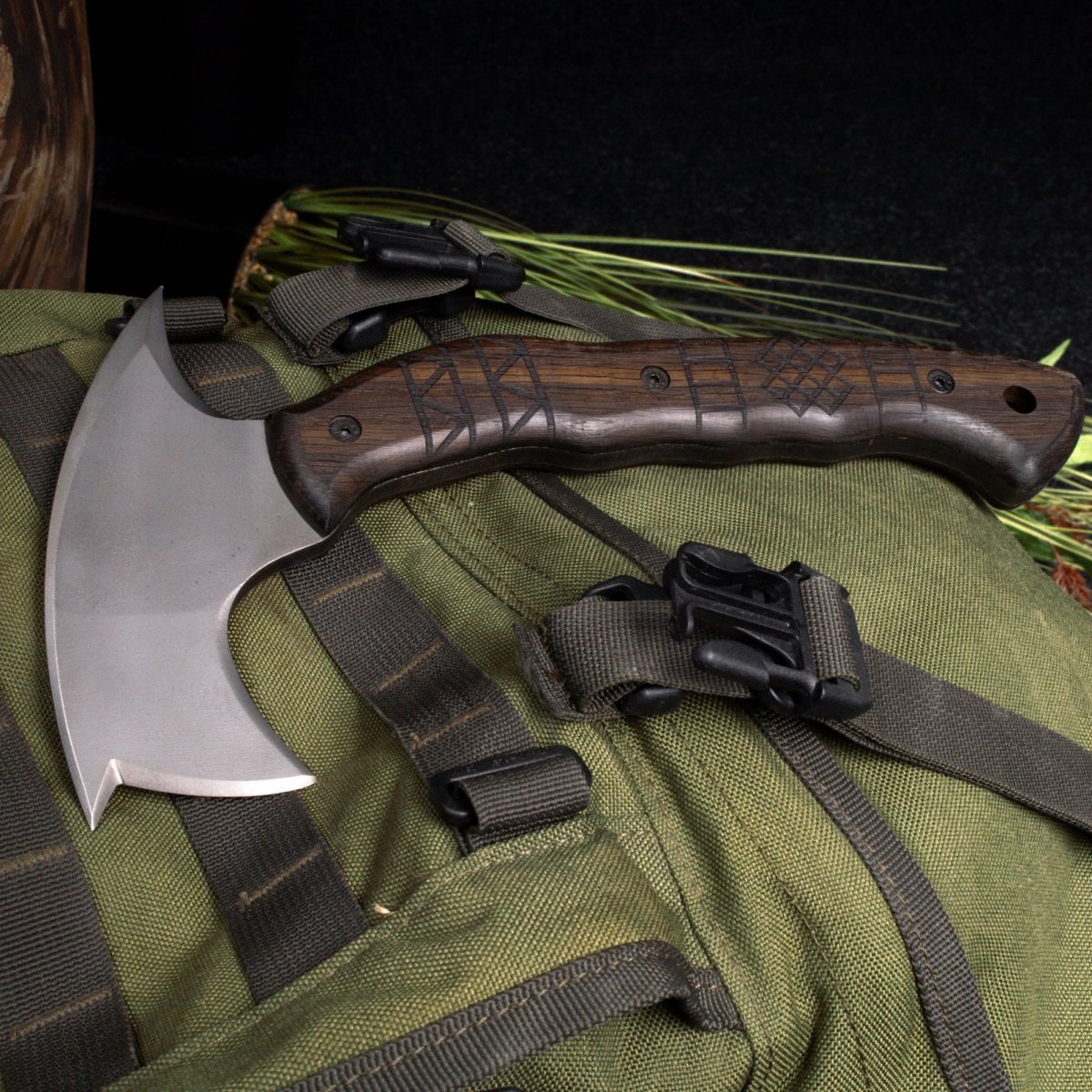 Handmade tomahawk "Dakuri" with tribal engraving from AncientSmithy